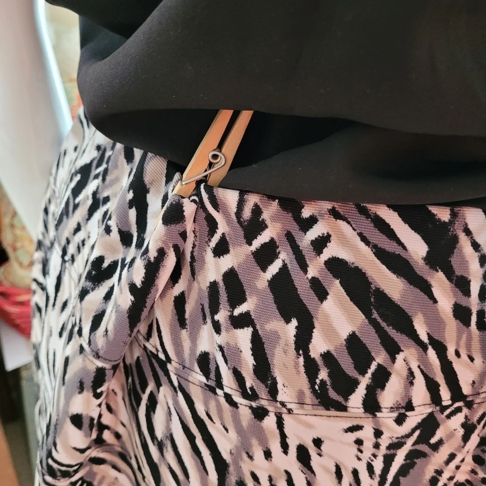 Alfani pull on tan gray ivory black zebra print lined pencil skirt casual work L